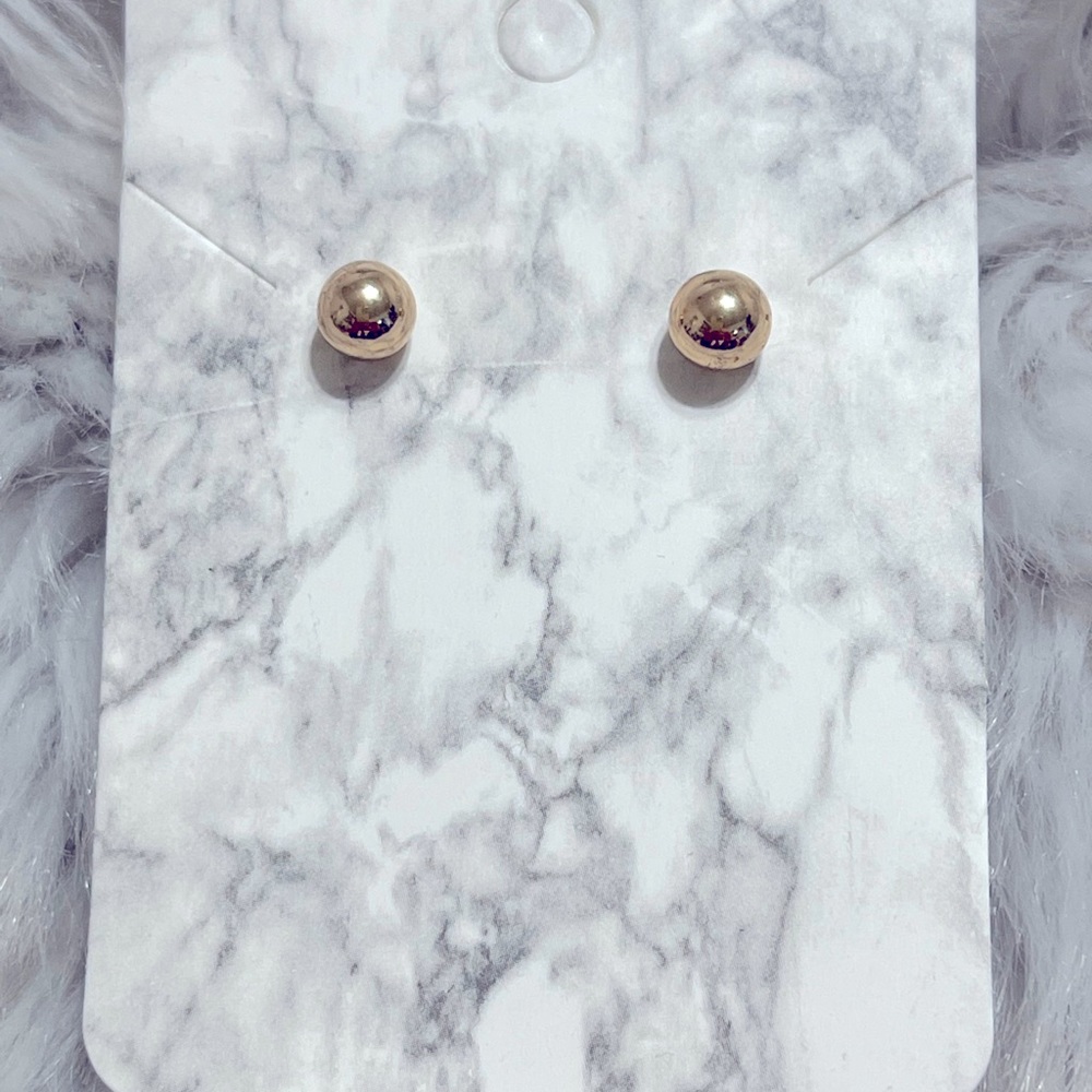 Earrings/Studs